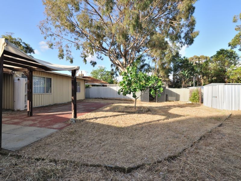39 Madden Way, Parmelia WA 6167