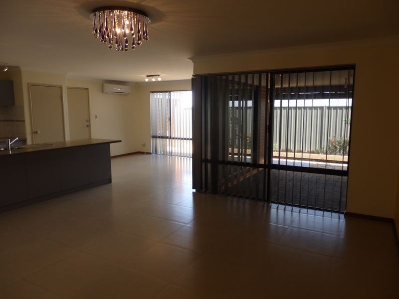 19 Westcliffe Street, Wellard WA 6170