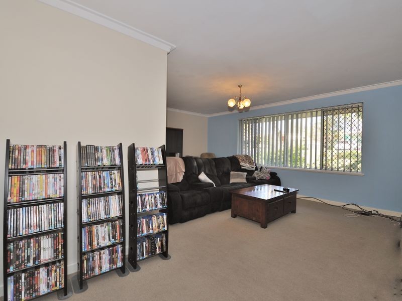 13 Mulligan Way, Orelia WA 6167