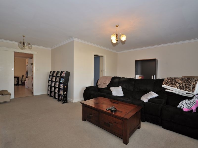 13 Mulligan Way, Orelia WA 6167