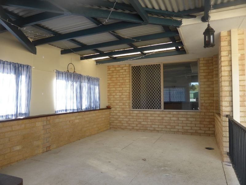 5 Selwyn Rise, Greenfields WA 6210