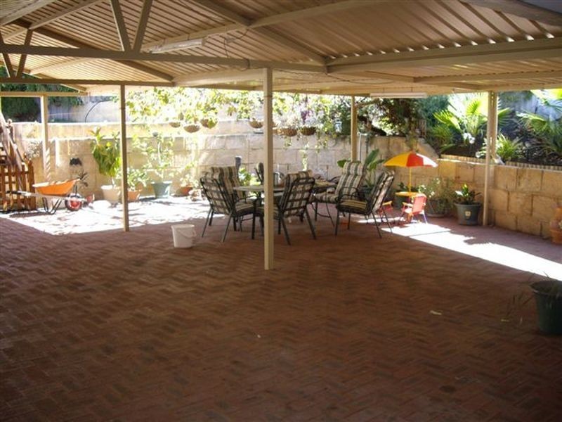 15 Oporto Rise, Coogee WA 6166