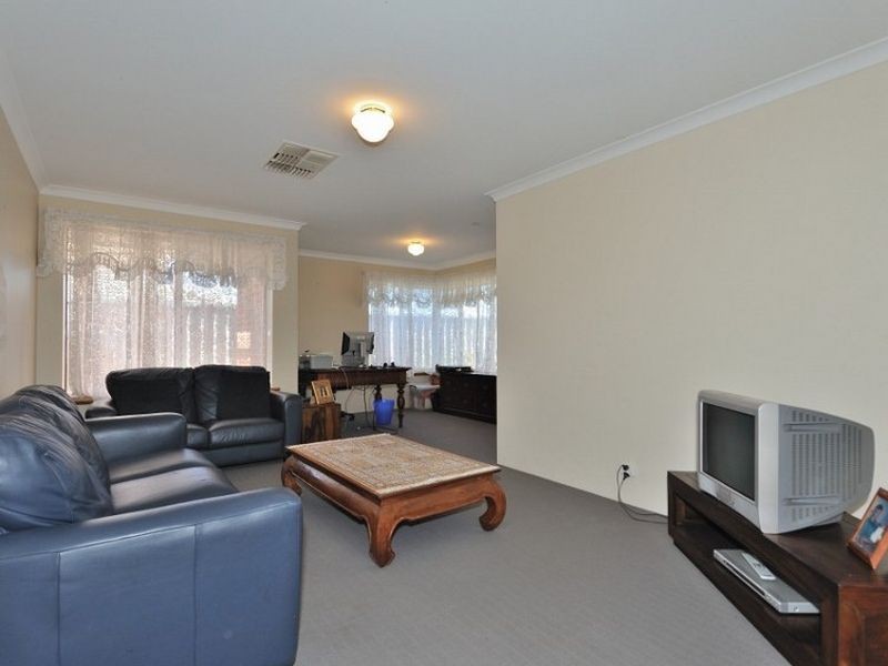 15 Doherty Heights, Parmelia WA 6167