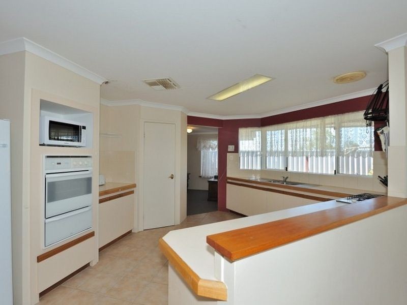 15 Doherty Heights, Parmelia WA 6167