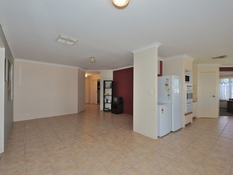 15 Doherty Heights, Parmelia WA 6167