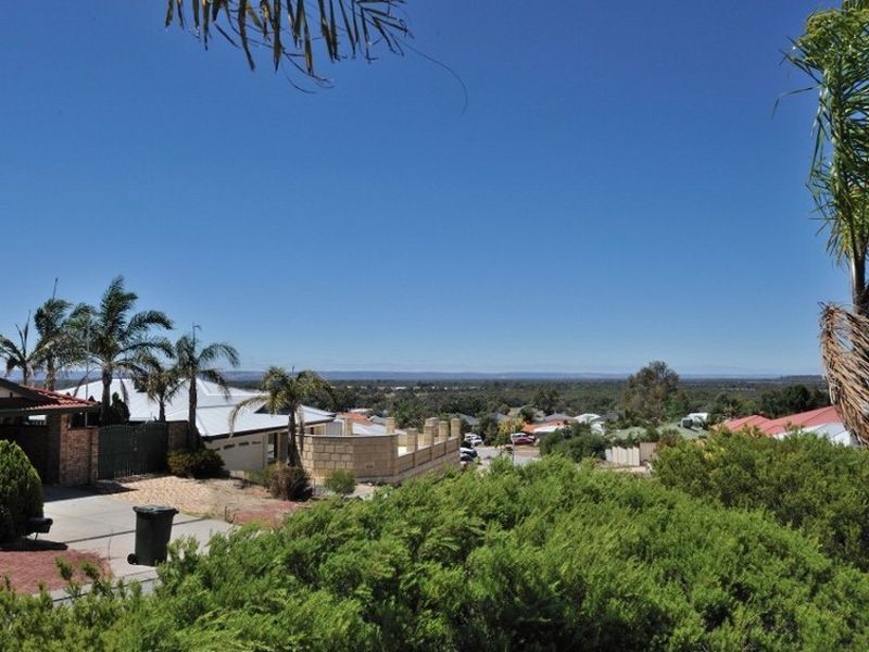 15 Doherty Heights, Parmelia WA 6167