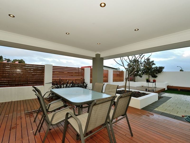 1 Esher Lane, Wellard WA 6170