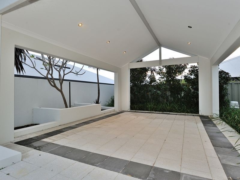 1 Esher Lane, Wellard WA 6170