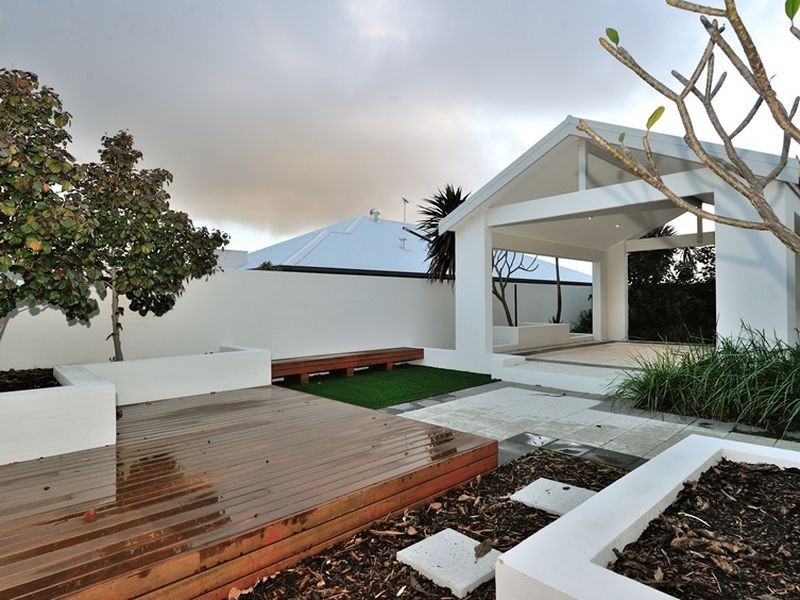 1 Esher Lane, Wellard WA 6170