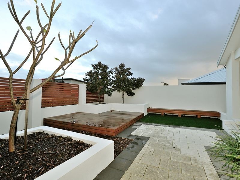 1 Esher Lane, Wellard WA 6170