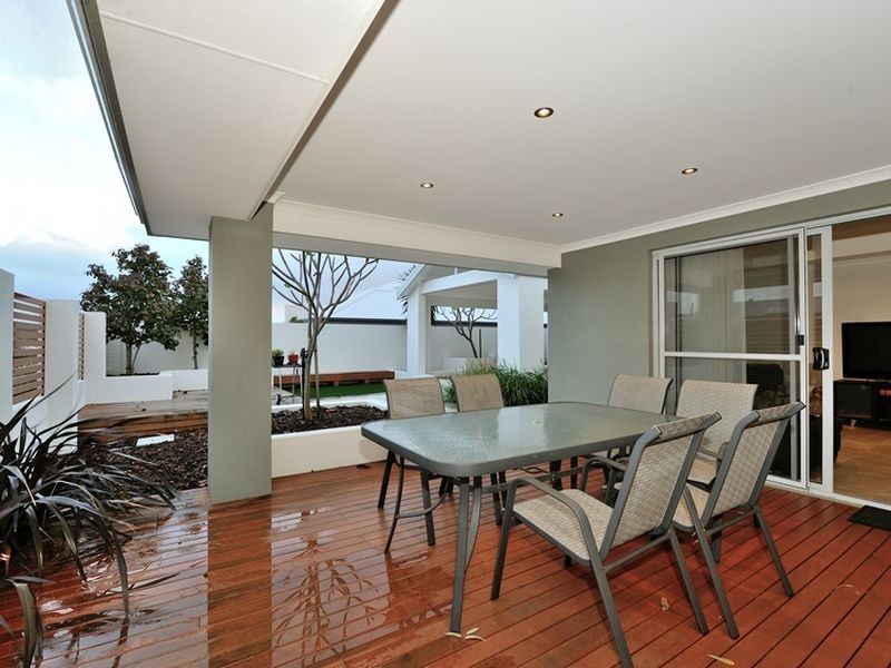 1 Esher Lane, Wellard WA 6170