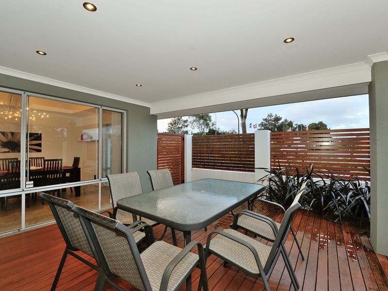 1 Esher Lane, Wellard WA 6170