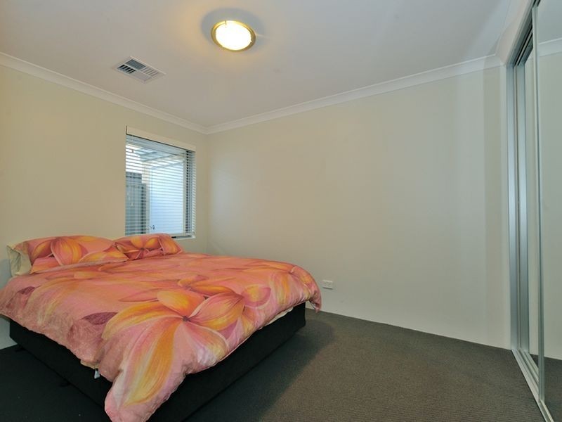 1 Esher Lane, Wellard WA 6170