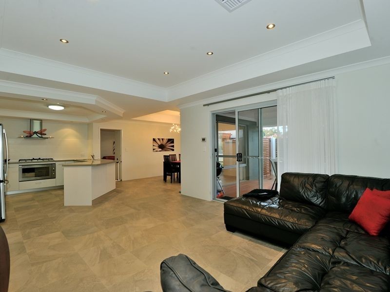 1 Esher Lane, Wellard WA 6170