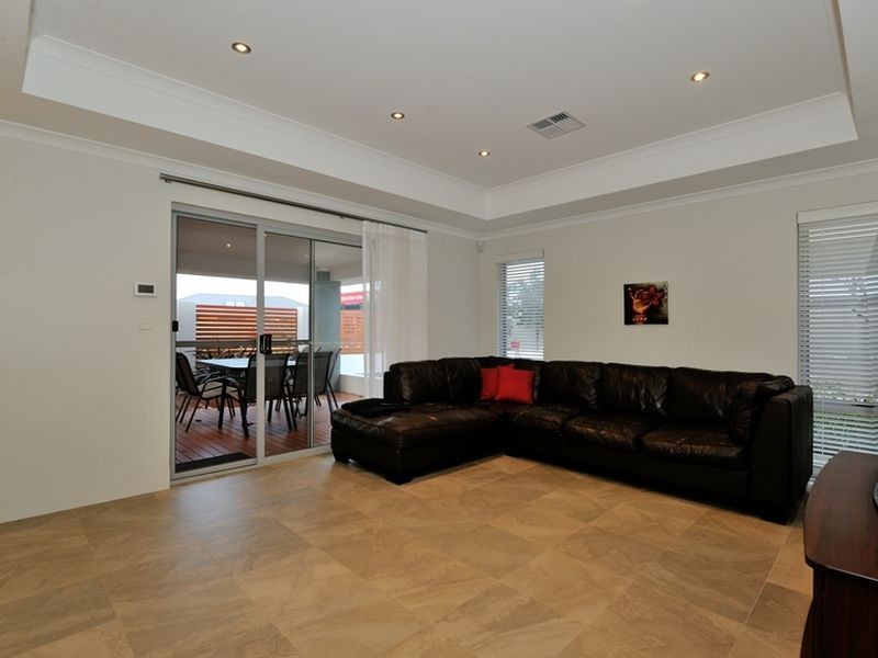 1 Esher Lane, Wellard WA 6170