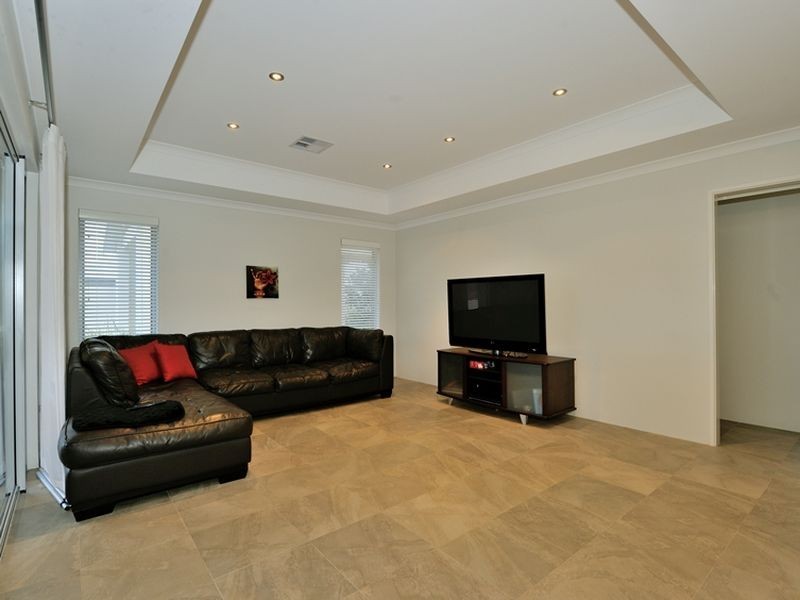 1 Esher Lane, Wellard WA 6170