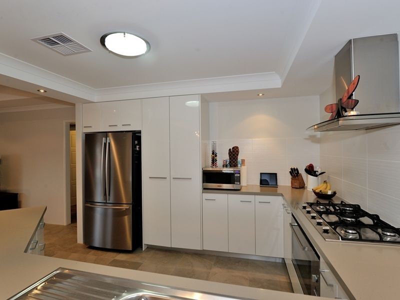 1 Esher Lane, Wellard WA 6170