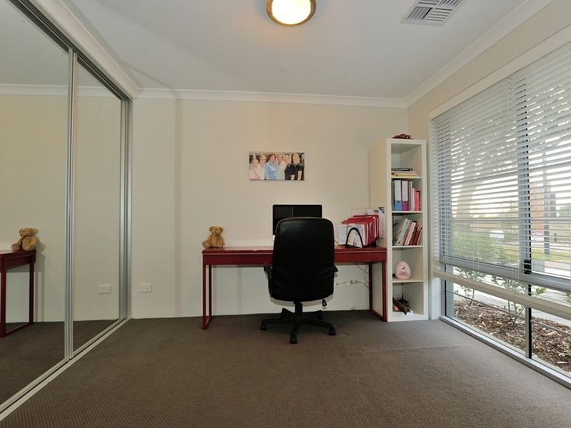 1 Esher Lane, Wellard WA 6170