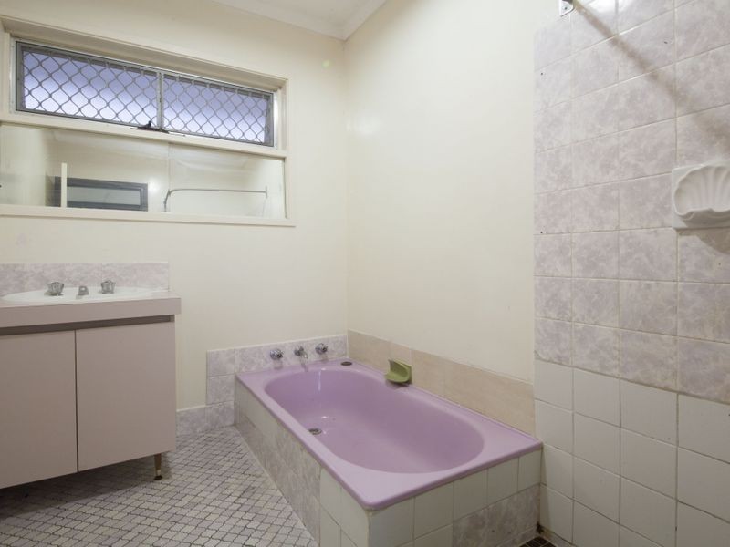 3 Canham Way, Orelia WA 6167
