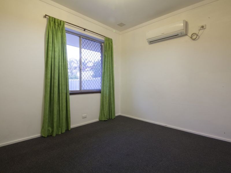 3 Canham Way, Orelia WA 6167