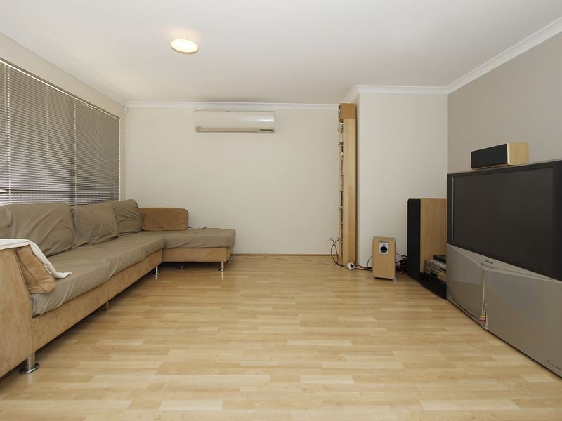 8 Wincanton Chase, Leda WA 6170