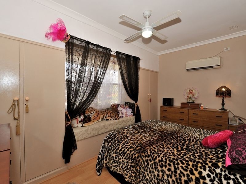 5 Steward Way, Orelia WA 6167