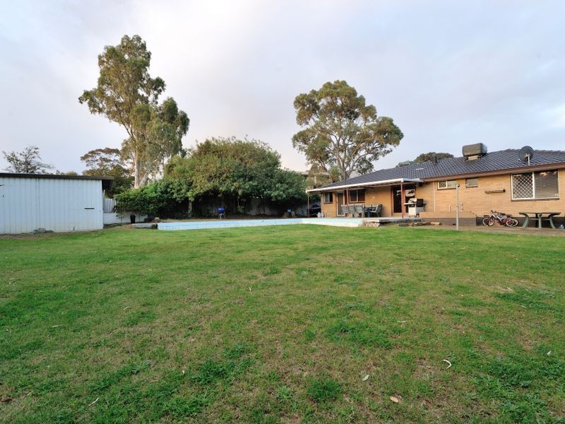 11 Pudney Place, Orelia WA 6167