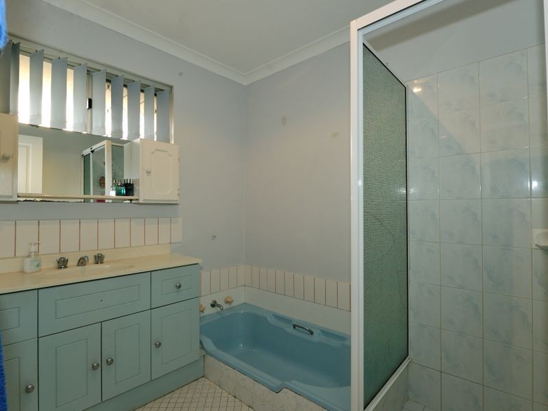 11 Pudney Place, Orelia WA 6167