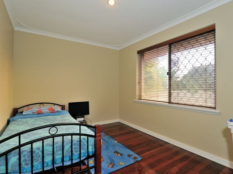 11 Pudney Place, Orelia WA 6167