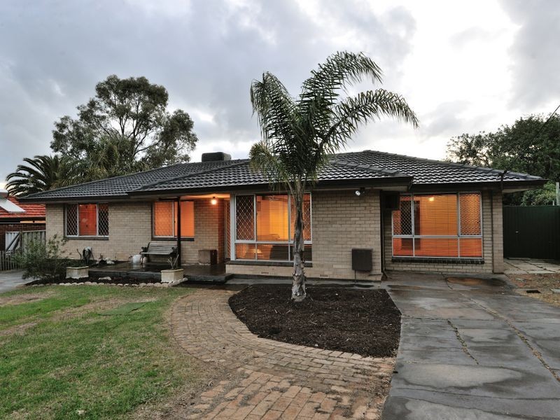 11 Pudney Place, Orelia WA 6167