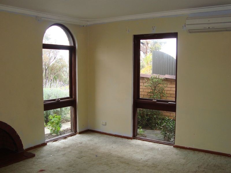 19 Sicklemore Road, Parmelia WA 6167