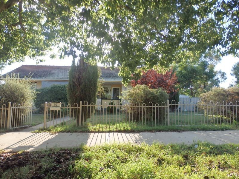 27 Cowcher Way West, Medina WA 6167