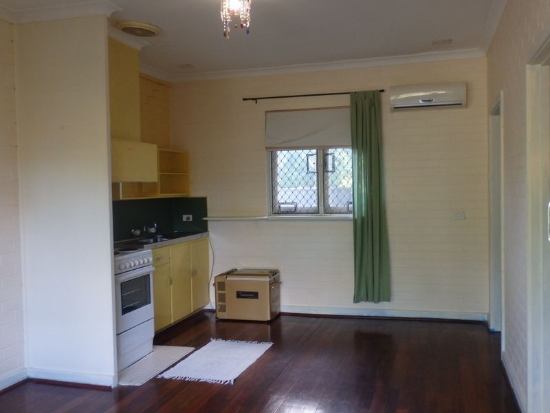 27 Cowcher Way West, Medina WA 6167