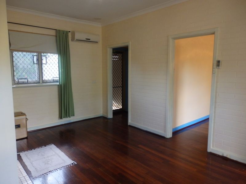 27 Cowcher Way West, Medina WA 6167