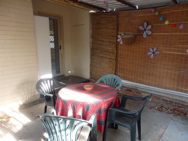 27 Cowcher Way West, Medina WA 6167