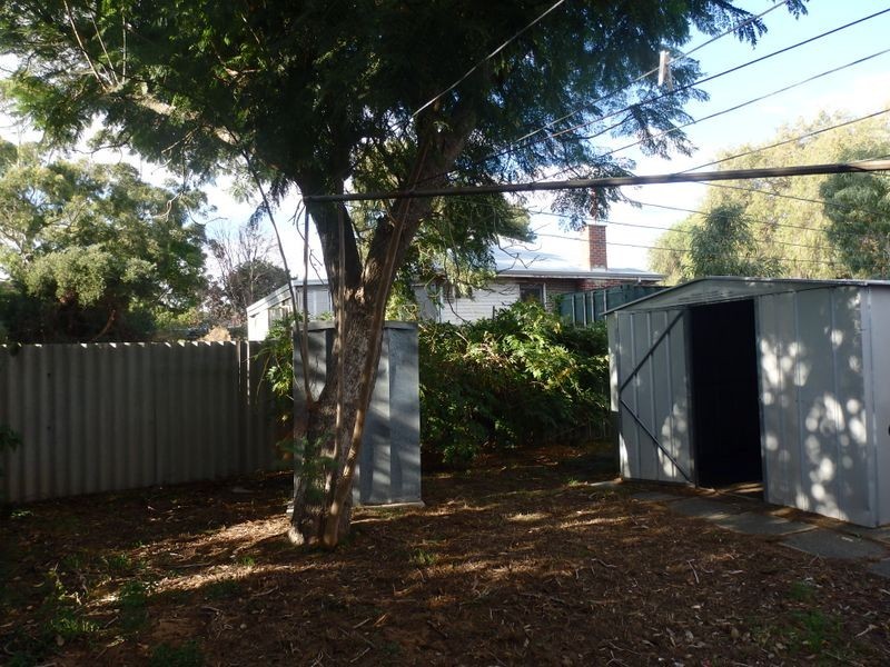 27 Cowcher Way West, Medina WA 6167