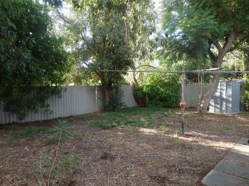 27 Cowcher Way West, Medina WA 6167