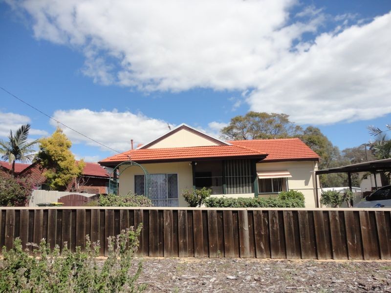 16 Crabtree Way, Medina WA 6167