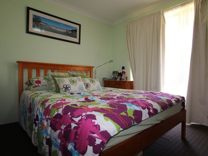 2 Riley Place, Leda WA 6170