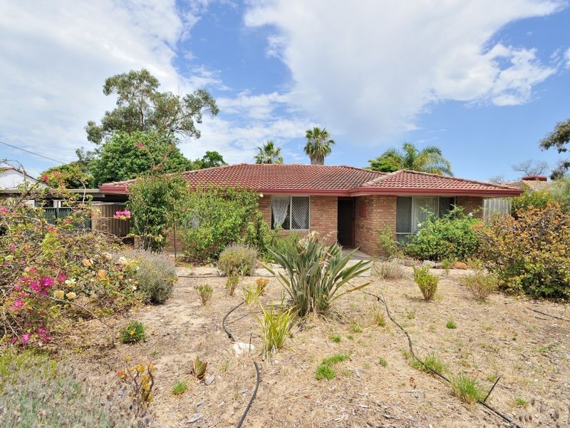 17 Farmer Way, Parmelia WA 6167