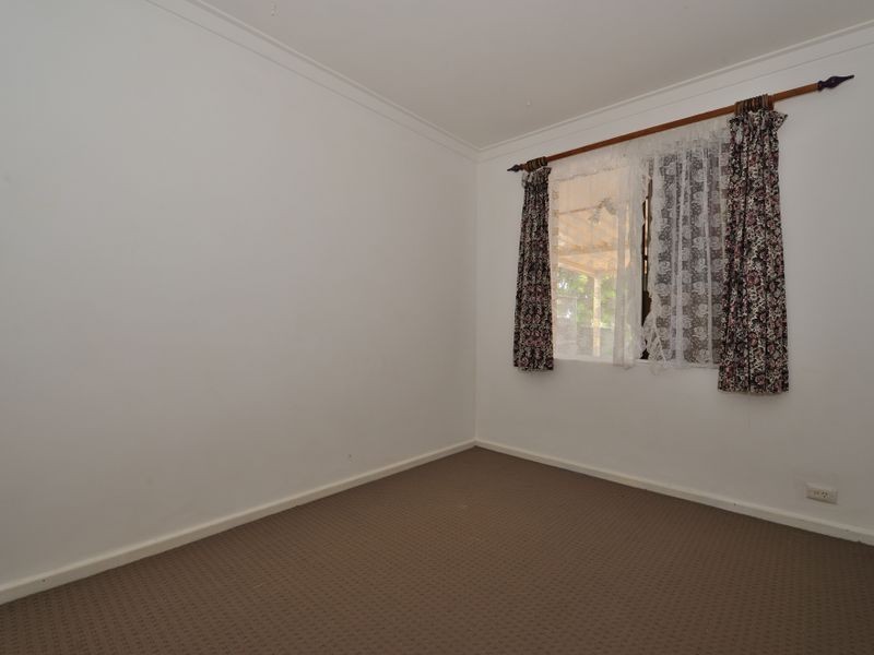 17 Farmer Way, Parmelia WA 6167