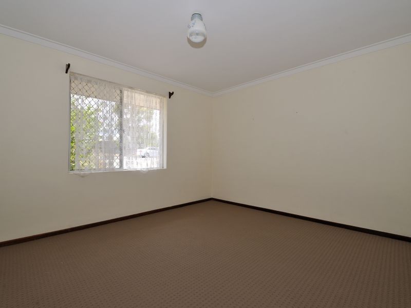 17 Farmer Way, Parmelia WA 6167