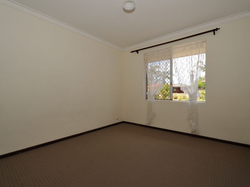 17 Farmer Way, Parmelia WA 6167