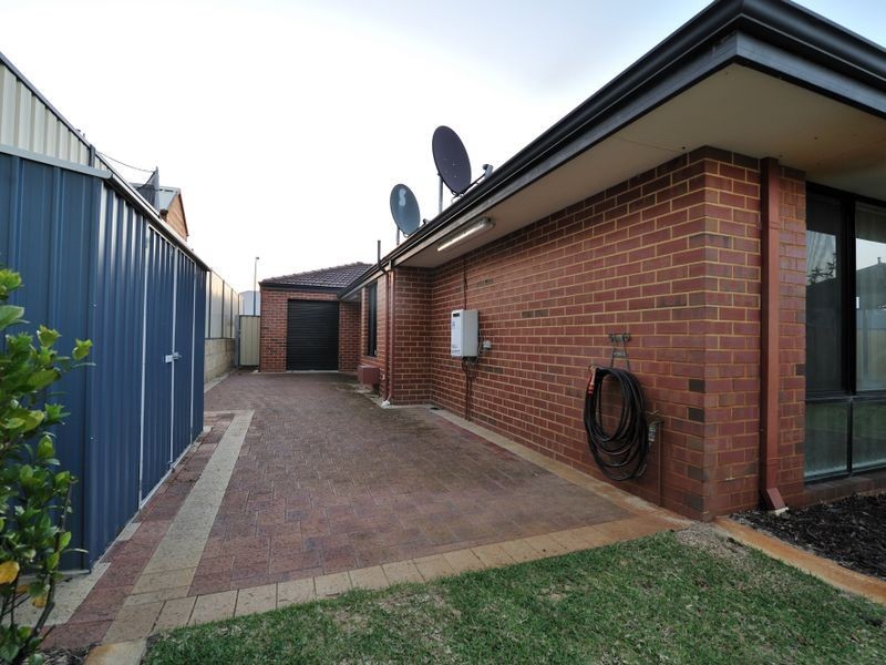 4 McCallum Parkway, Bertram WA 6167