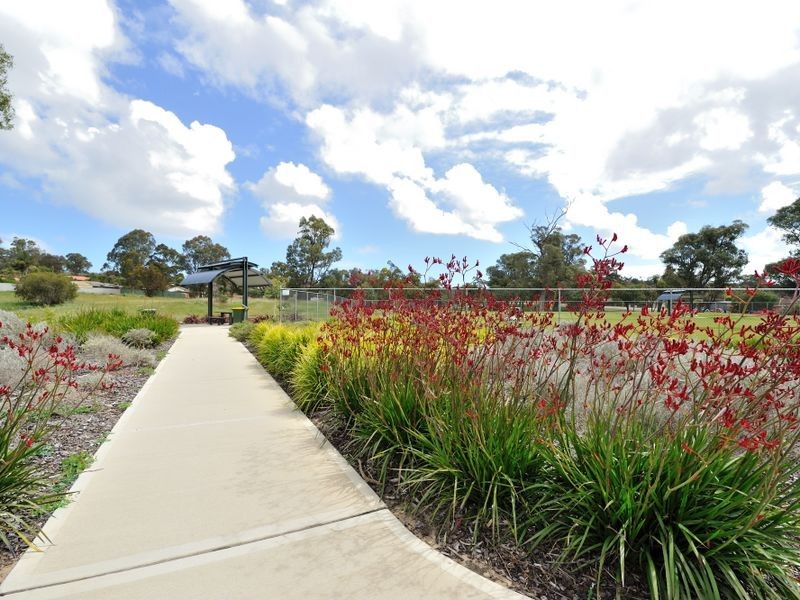 7 Maycock Place, Orelia WA 6167