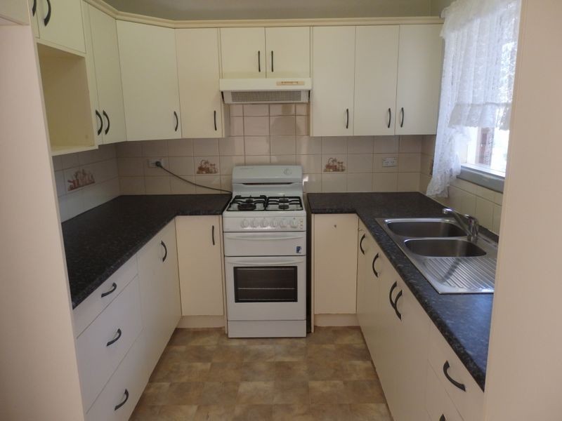 2 Jacques Place, Orelia WA 6167