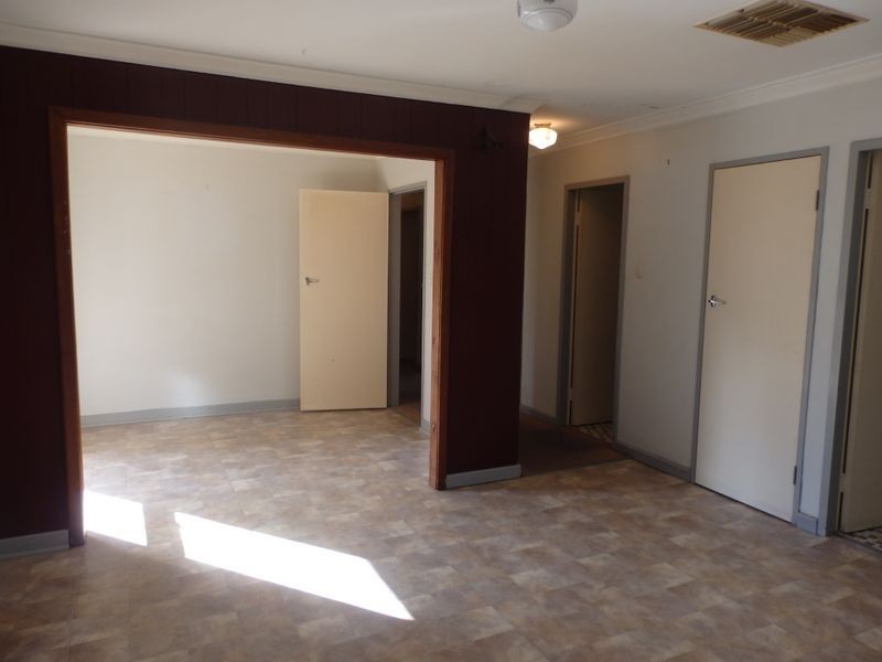 2 Jacques Place, Orelia WA 6167