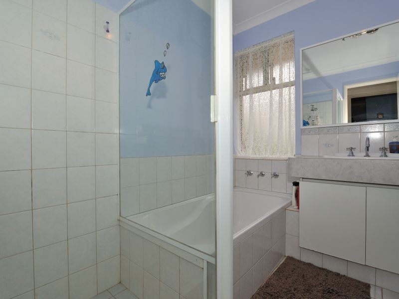 3 Lincoln Mews, Orelia WA 6167