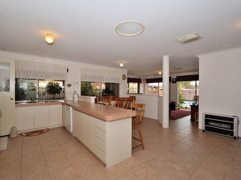 3 Lincoln Mews, Orelia WA 6167