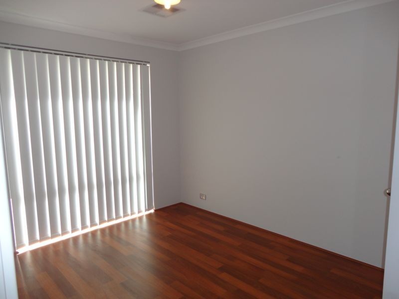 35 Gemstone Parade, Wellard WA 6170